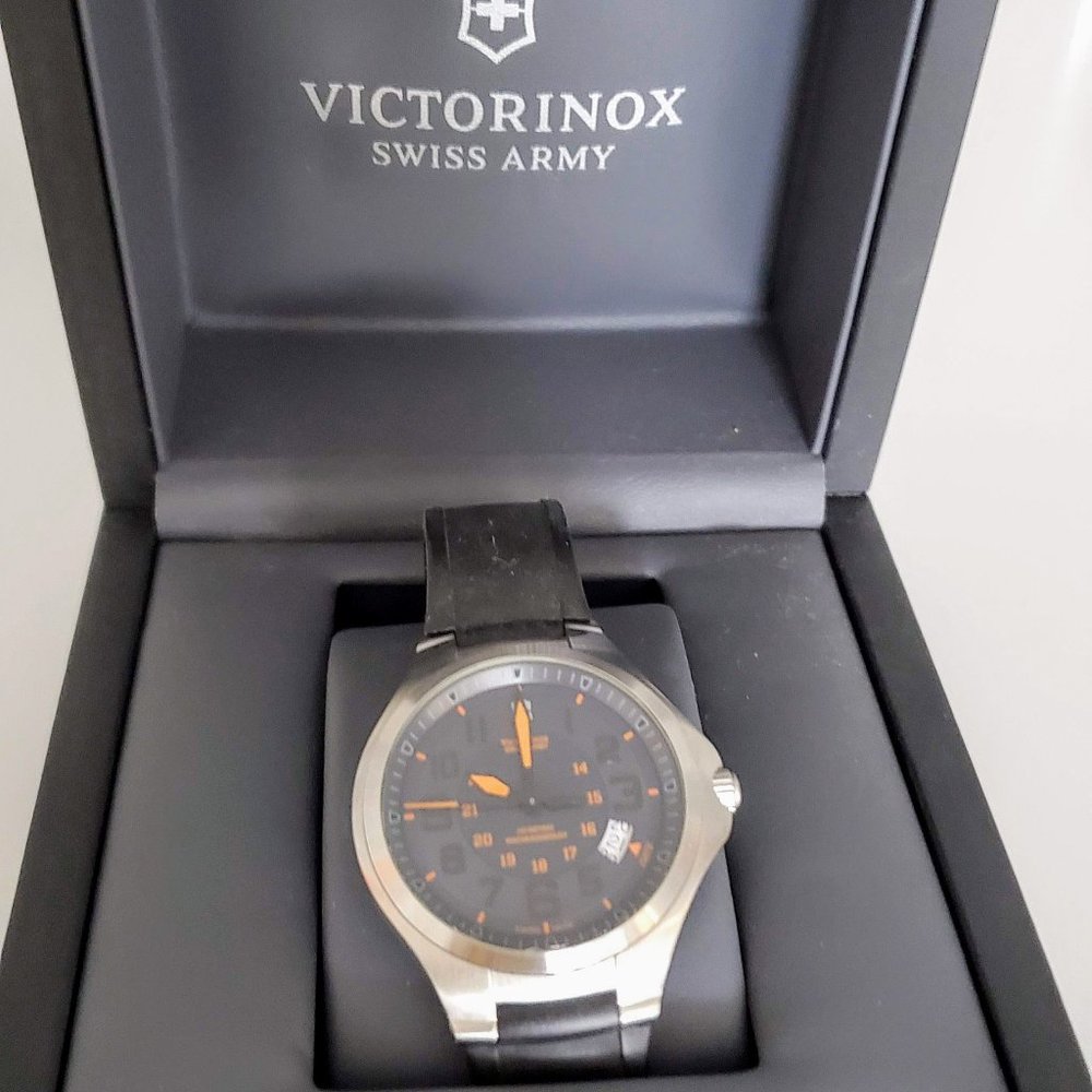 Victorinox Swiss Army Wrist Watch for Men